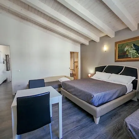Kunesias Bed & Breakfast 3*