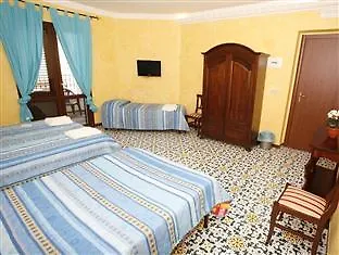 Kunesias Couette-café 4*