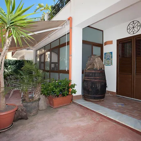 Kunesias Bed and Breakfast Cinisi