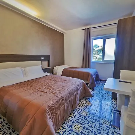 Kunesias 3* Cinisi